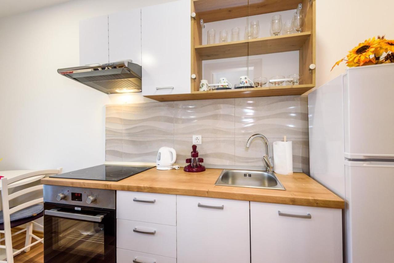 Apartment Dego Near Ploce, Riverfront, Parking Rogotin Exterior foto